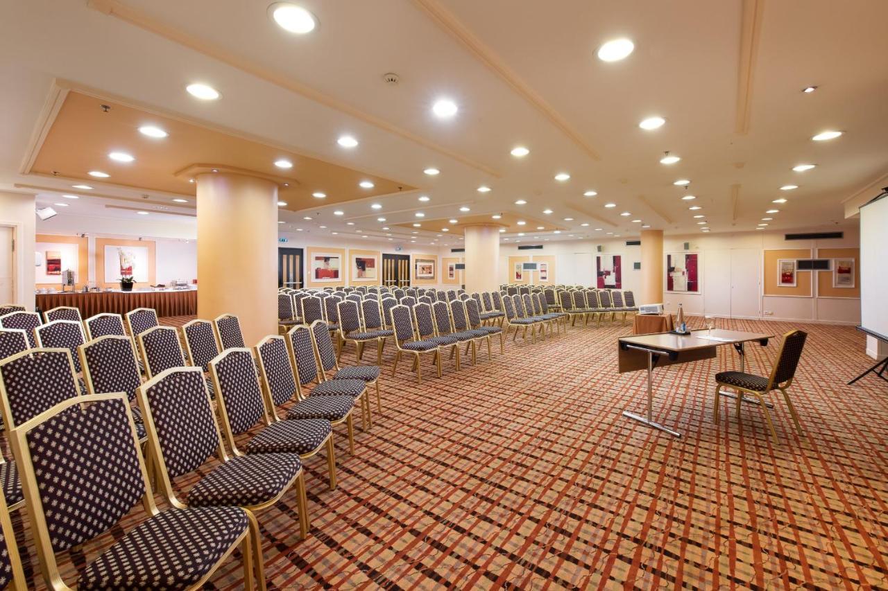 酒店 Crowne Plaza Centre By Ihg 5*
