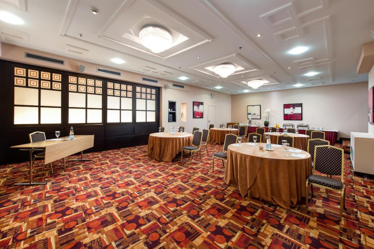 酒店 Crowne Plaza Centre By Ihg